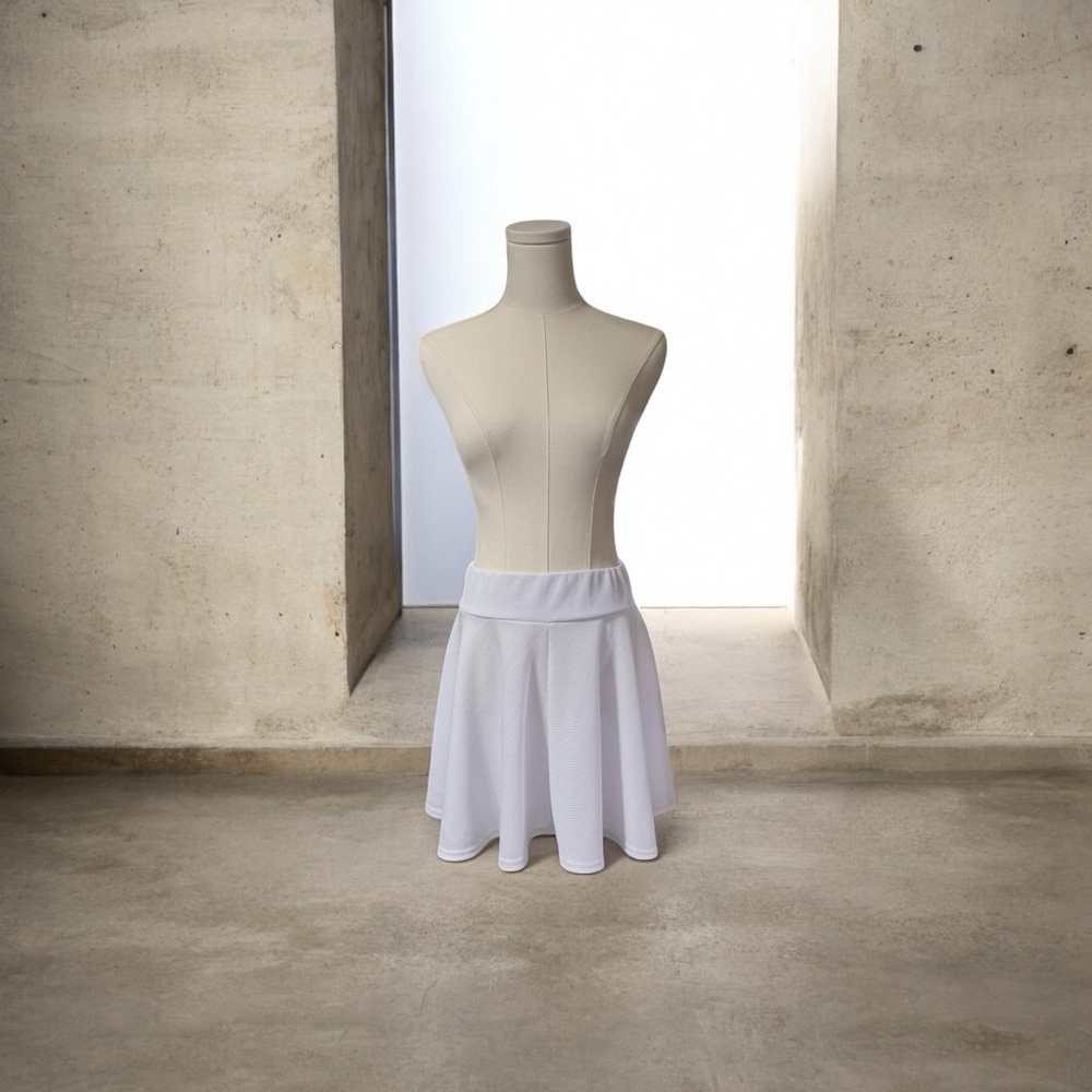 Boutique White Mini Skirt‎ SZ LG